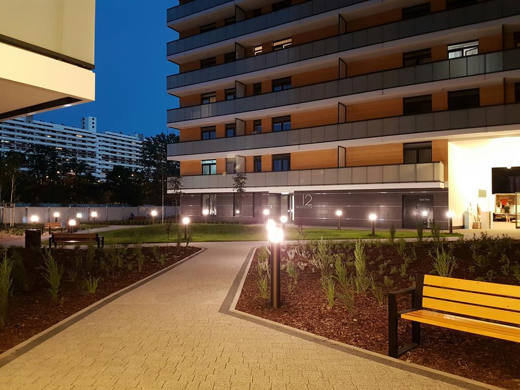 Luna Wroclaw Luaran gambar